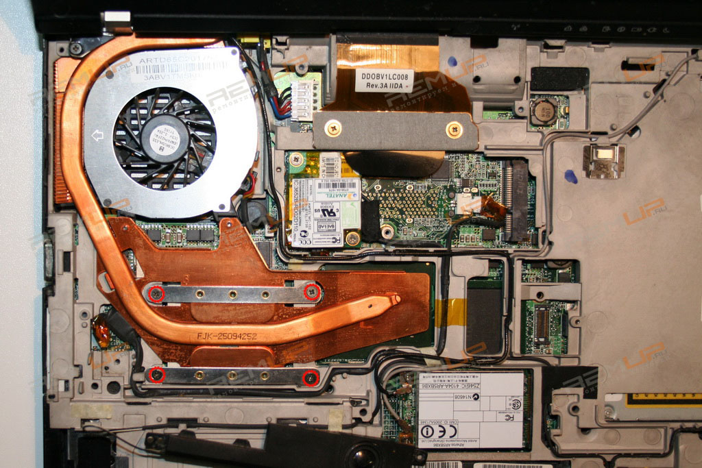 Инструкция с фото: Как самостоятельно почистить ноутбук от пыли и заменить термопасту на процессоре