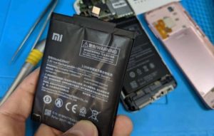 заменить аккумулятор Xiaomi Mi 8